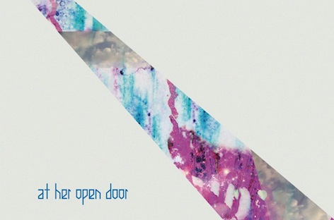At her open doorがデビューアルバムを発表 image