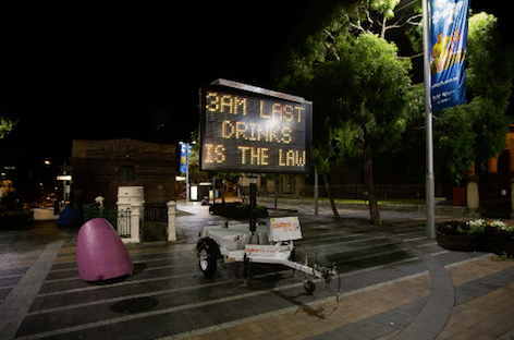 Ban on Sydney liquor licenses extended for 12 months image