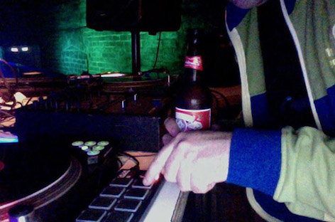 A new survey reports US musicians are more prone to frequent drinking and substance abuse image