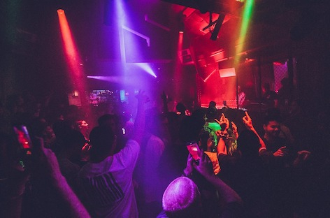 Perth nightclubs reopen with minimal social distancing measures image