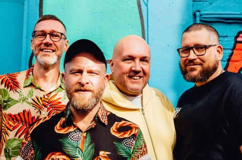 Horse Meat Discoがデビュー・アルバム『Love And Dancing』を発表 image
