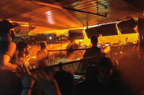 Social distancing in nightclubs spells financial ruin, UK business owners report image