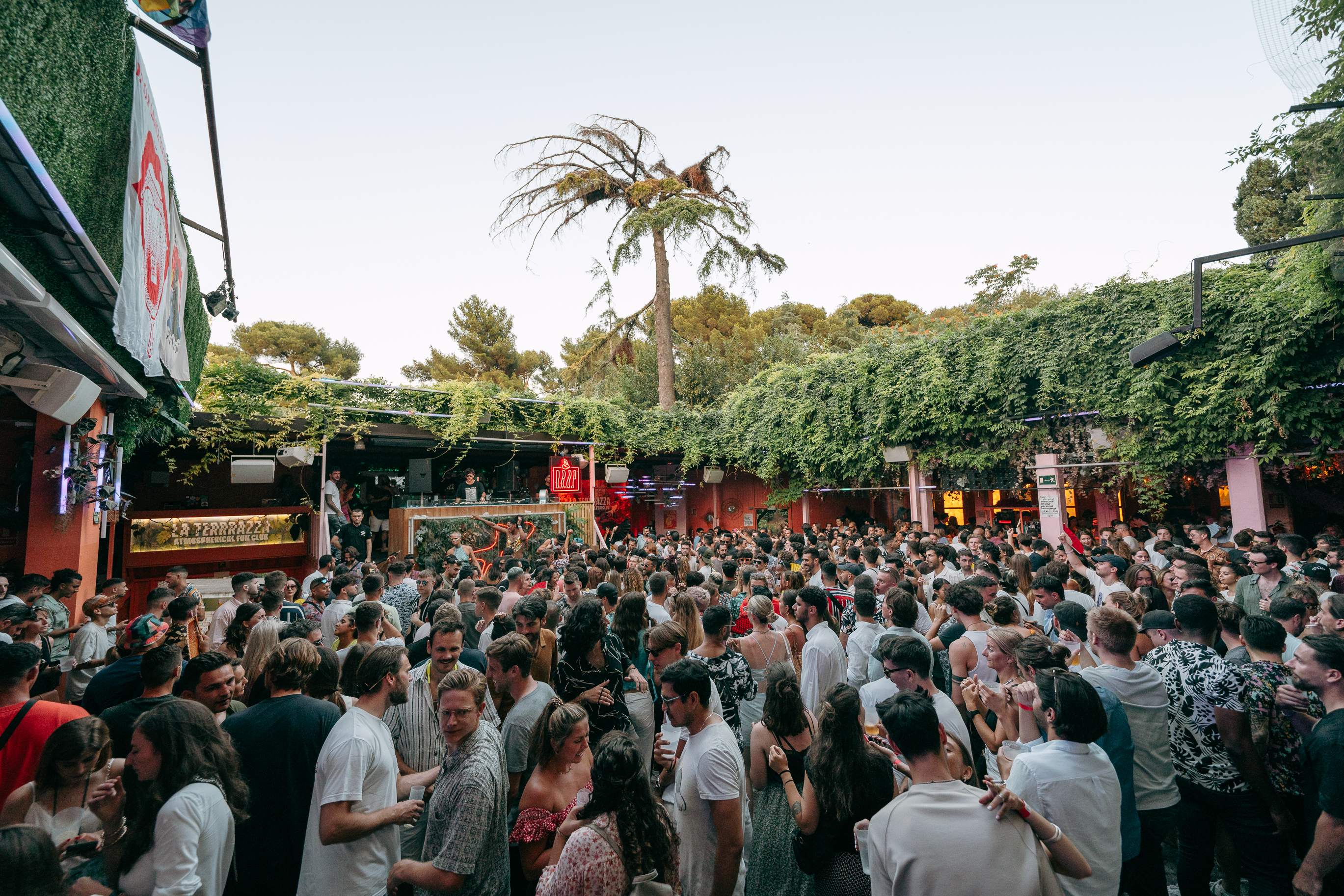 [SOLD OUT] DROP Open-Air Season Opening at La Terrrazza (DAY PARTY) - Página trasera