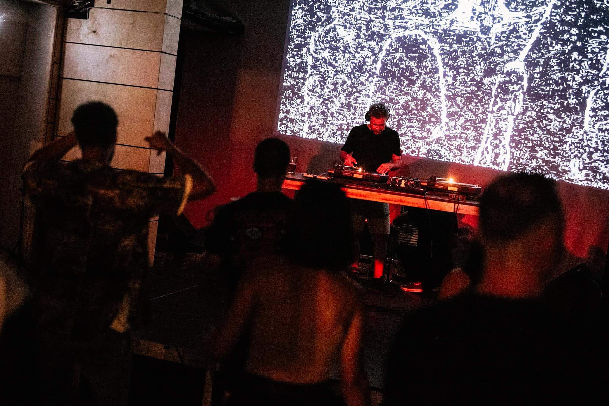Lambda / Episode 3 at Szabadkikötő, Hungary