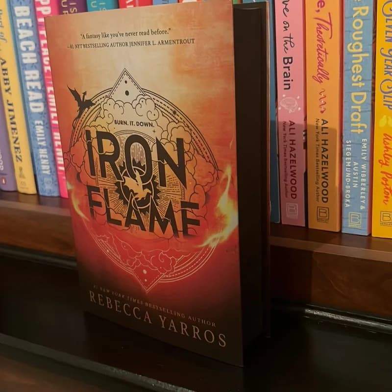 {Book} IRON FLAME by Rebecca Yarros PDF/EPUB Free Download Online - Página frontal