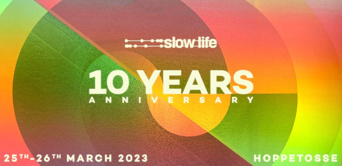 Slow Life 10th Anniversary Weekender - Página frontal