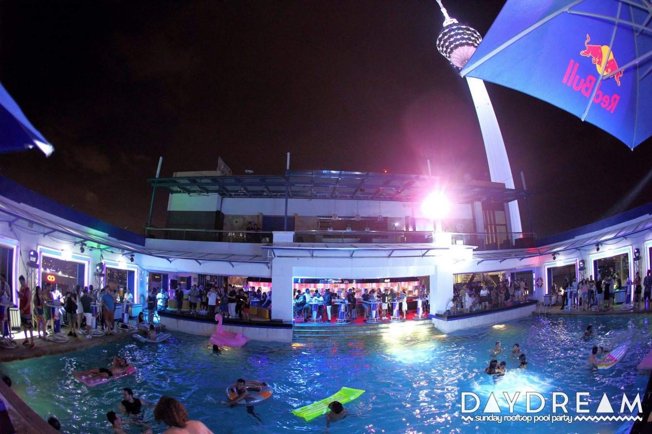 Daydream Pool Party - Página frontal