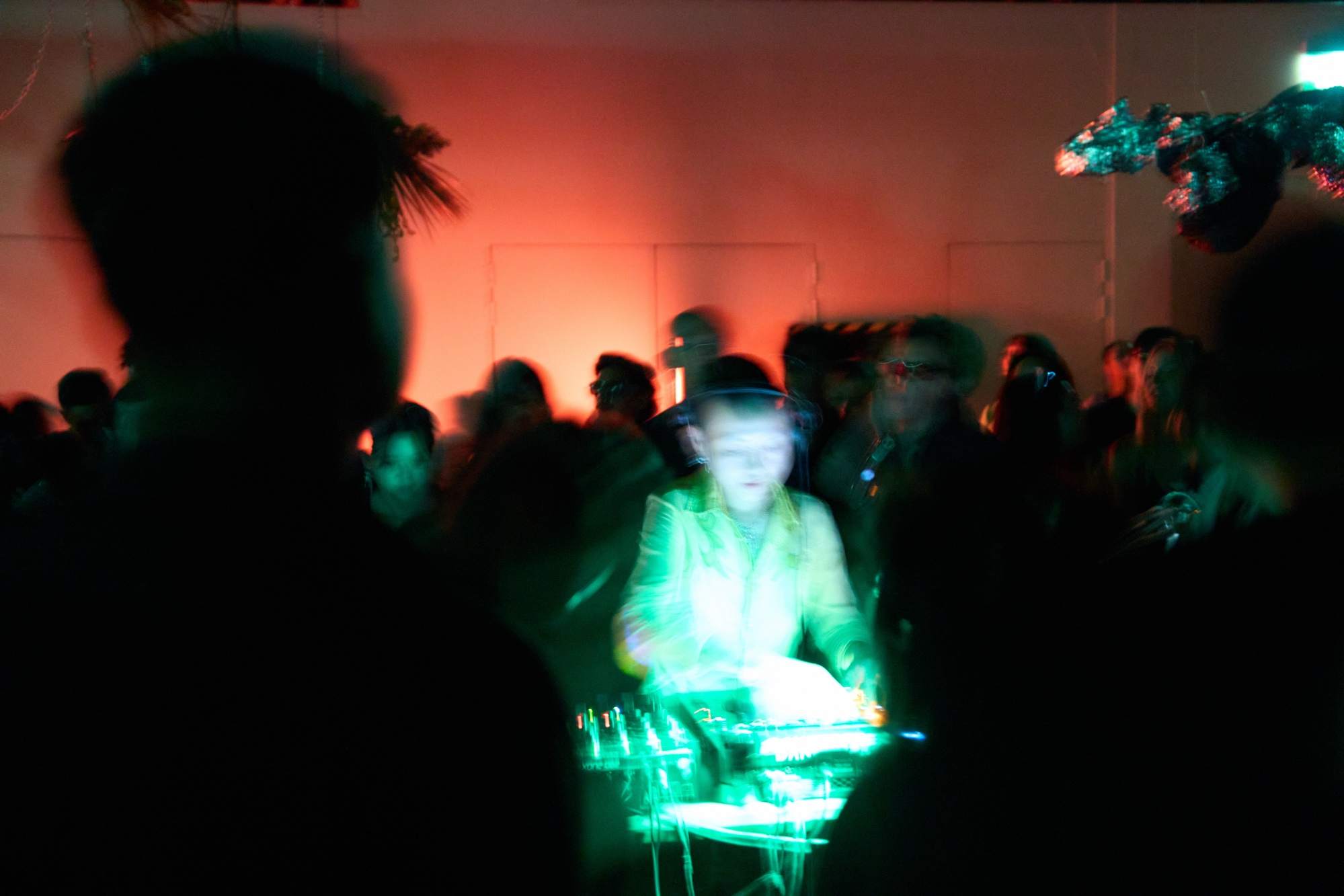 Yadin Moha (HK) + ITEK (Strange Weather, SGP) + JFÜNG (Dark Metaz ...