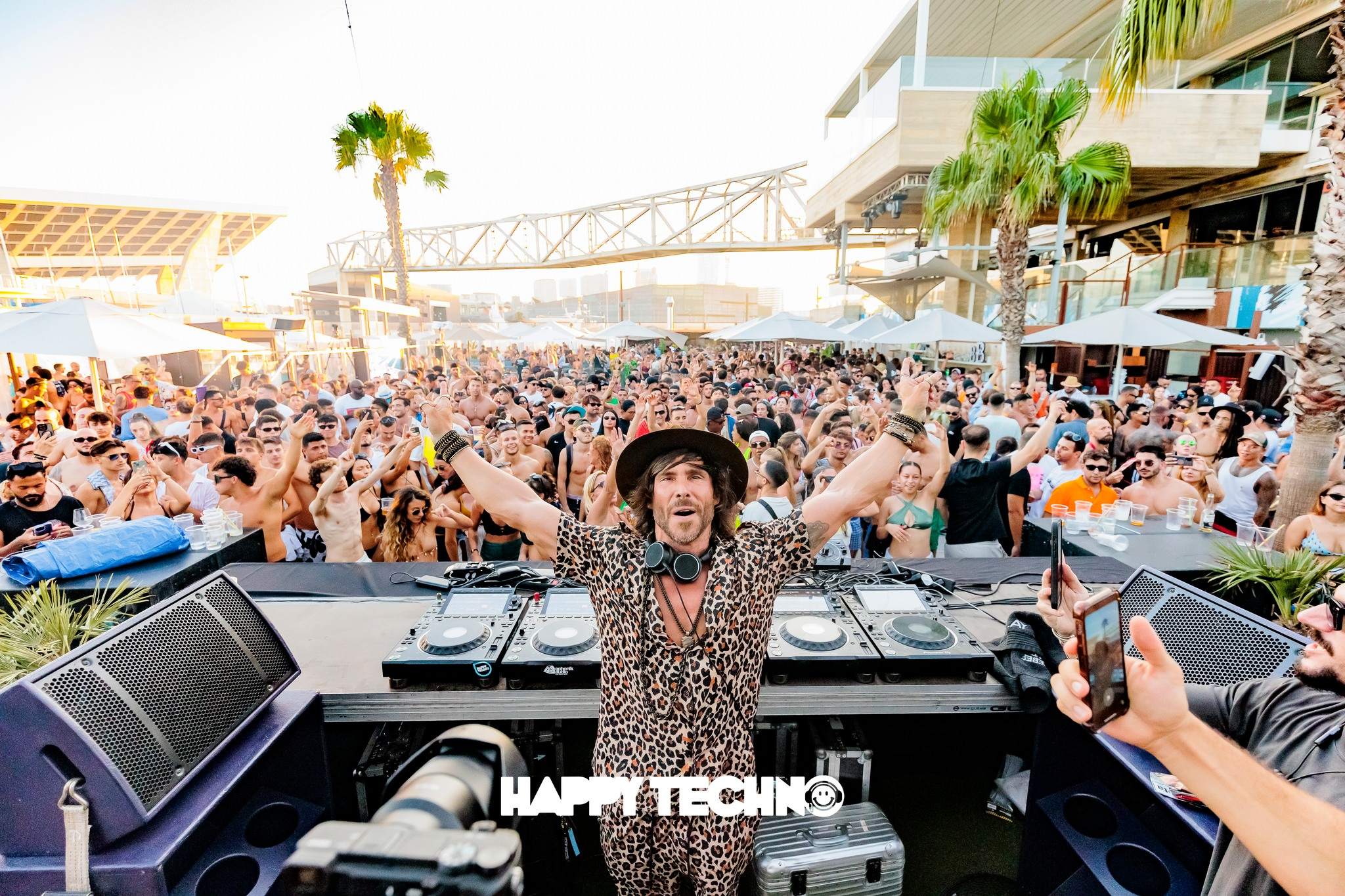 HappyTechno Pool Party Open Air with Mark Knight, Mark Broom, Lexlay  - フライヤー裏
