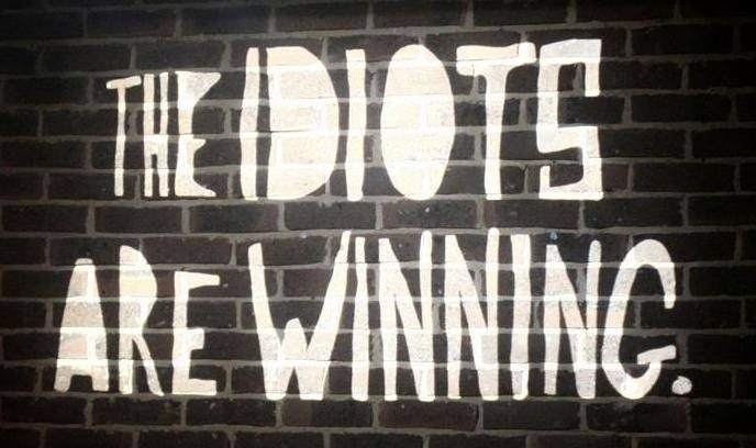 The Idiots Are Winning with Karizma & Chris Duckenfield - Página frontal
