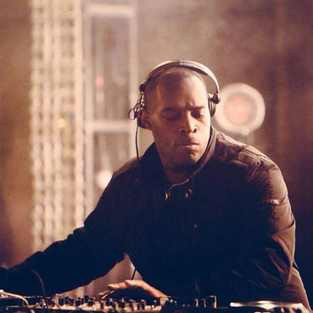 Kevin Saunderson with Contakt Plus Justin Strauss and Billy Caldwell - Página frontal