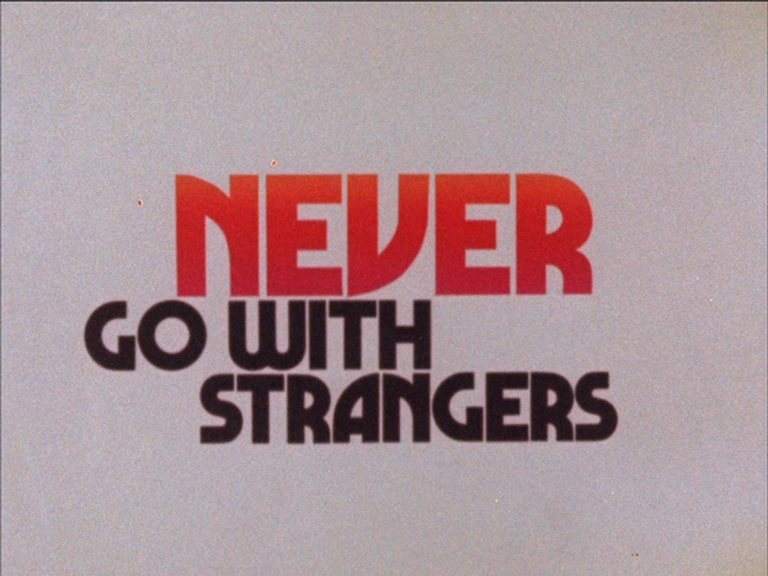 Never Go with Strangers - Página frontal