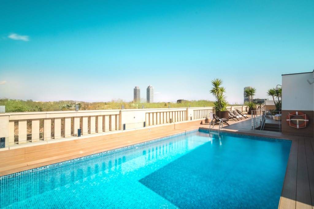 Rooftop Pool Party // The Skylab Barcelona - Página frontal