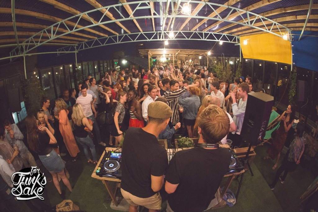 East LDN Rooftop Party: The Funk Soul Summer Part 3 - Página frontal