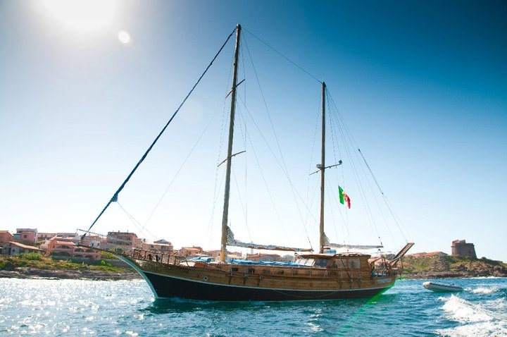 Electronic Boat Party on Sardinya Island  - Página frontal