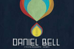 Daniel Bell plays Smart Bar image
