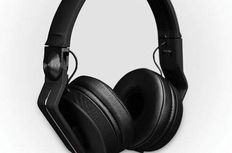 Pioneer DJ unveils HDJ-700 headphones image