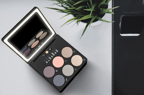 MIDIPLUS unveils makeup-like audio interface 'specially for females' image