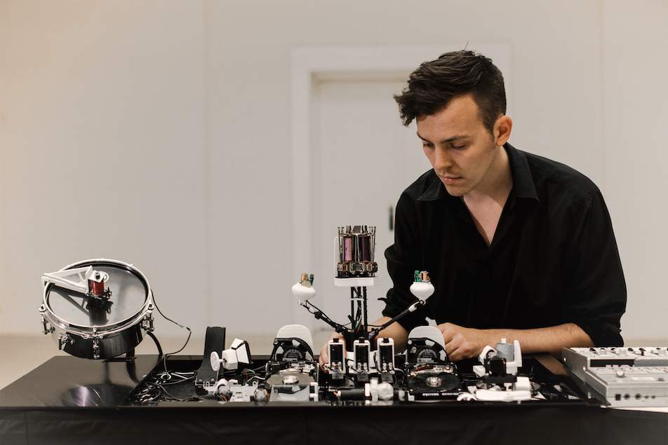 Engineer Moritz Simon Geist produces first techno album played by robots image