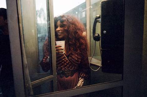 Chaka Khan details first album in 12 years, Hello Happiness image