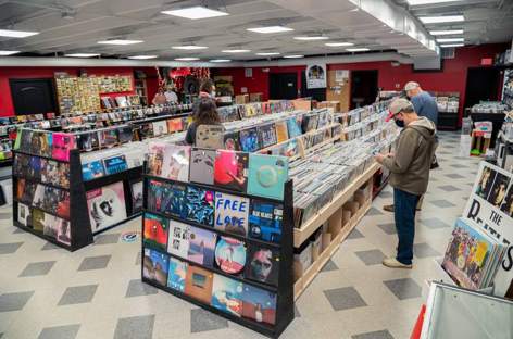 US vinyl album sales hit all-time high image