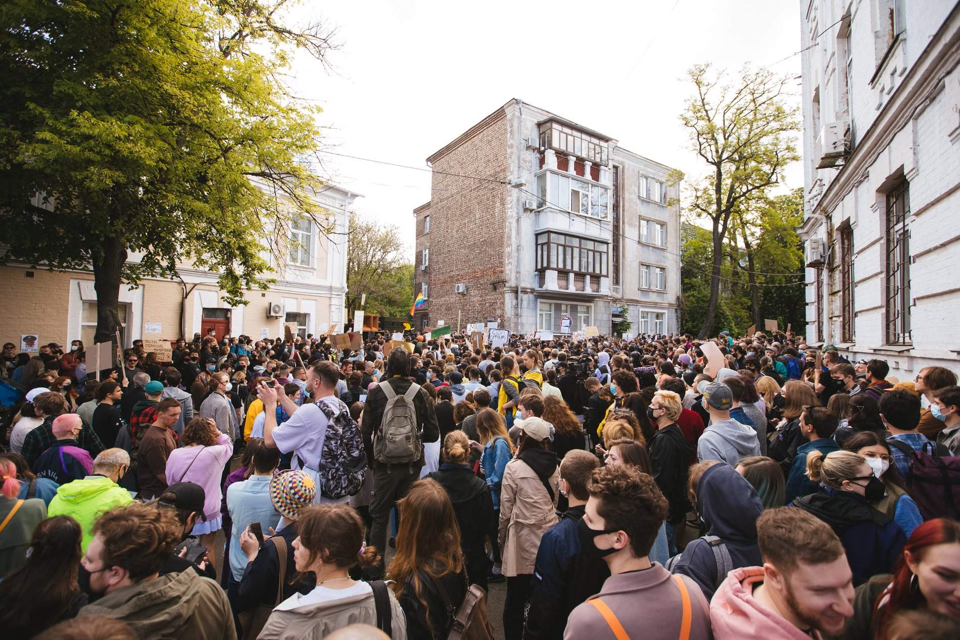 Ravers protest police violence in Kyiv's clubbing district image