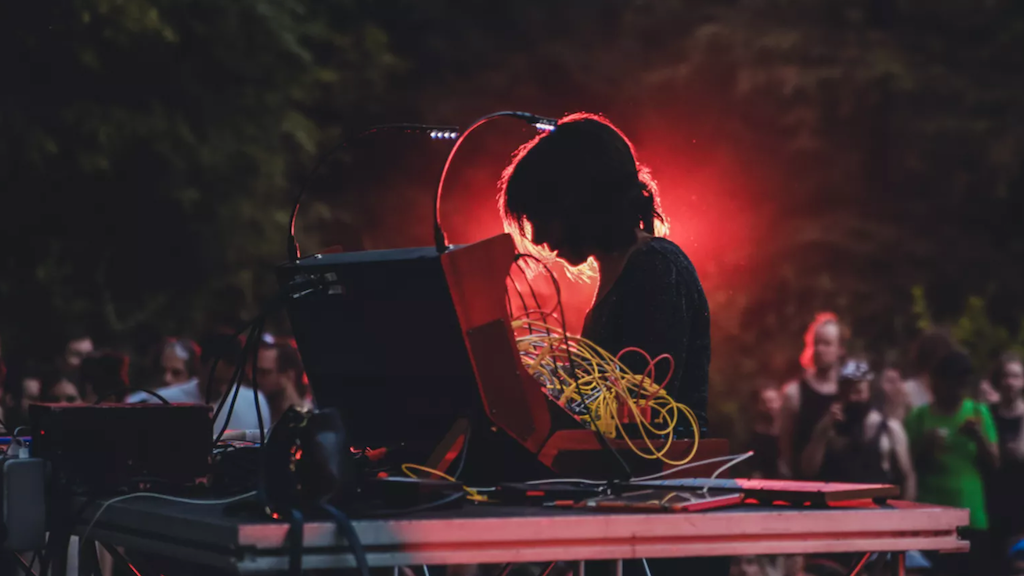Suzanne Ciani will release a quadrophonic live album, the first record on her Atmospheric label in 25 years image