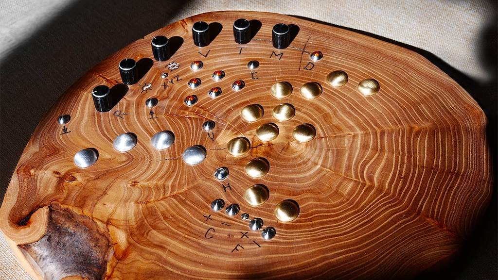 SOMA Lab's new microtonal synth, TERRA, is encased in wood image