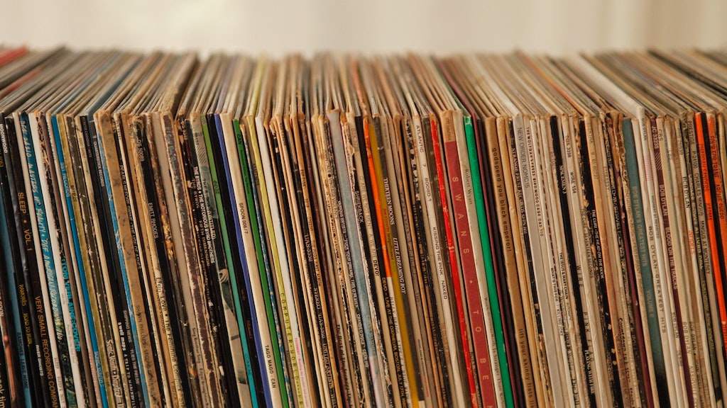 Cost of shipping vinyl from Germany shoots up following DHL policy change image