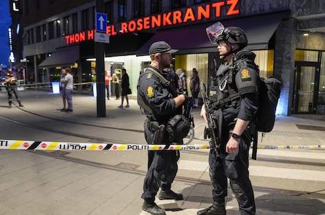 Gunman kills two people in mass shooting outside Oslo nightclub image