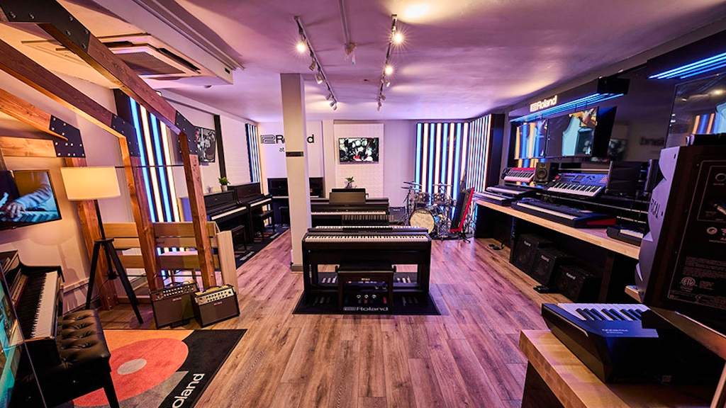 Roland opens shop and showroom in Central London image