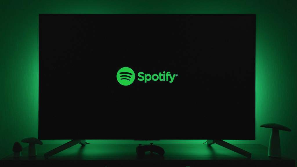 Spotify paid $4 billion to three major labels in 2021 image