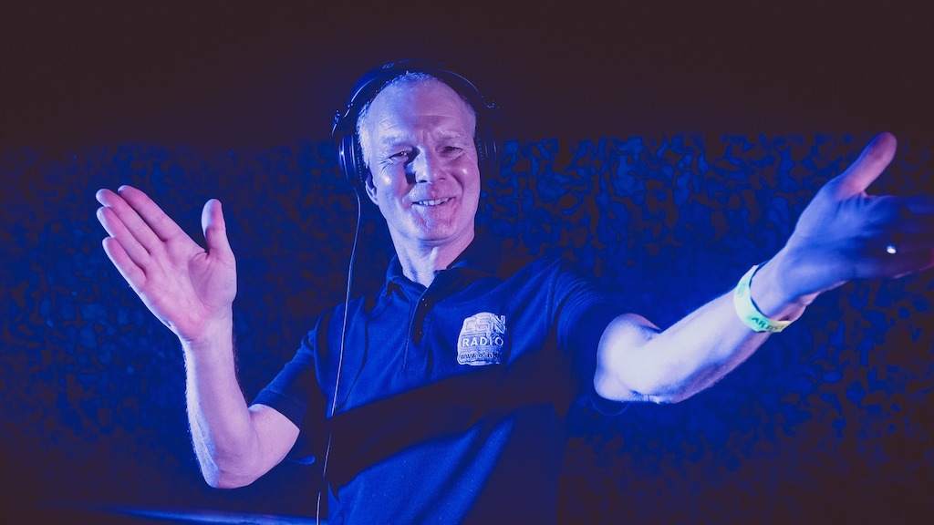 UK DJ Stu Allan, unsung pioneer of rave and acid house, dies aged 60 image