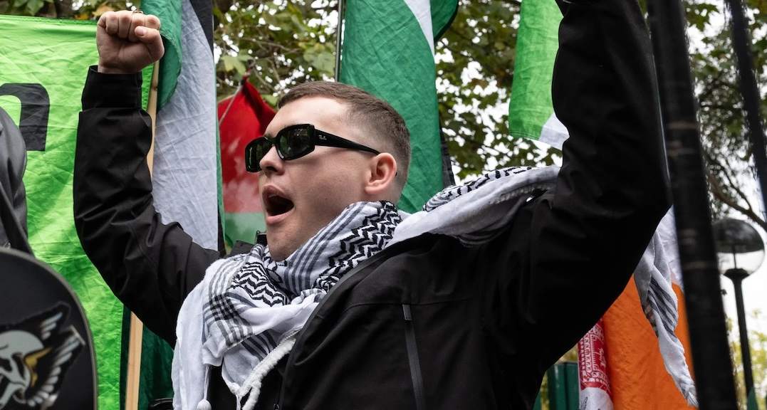 MO CHARA di Kneecap eliminata dall'immagine del terrorismo