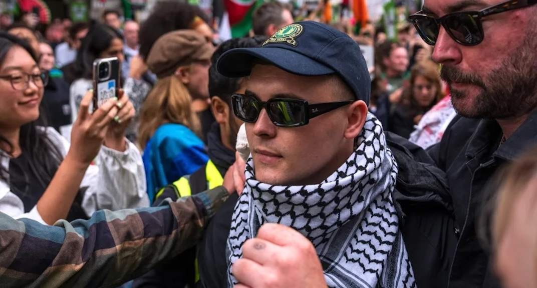 I pubblici ministeri di appello hanno licenziato l'accusa di terrorismo contro l'immagine MO Chara di Kneecap