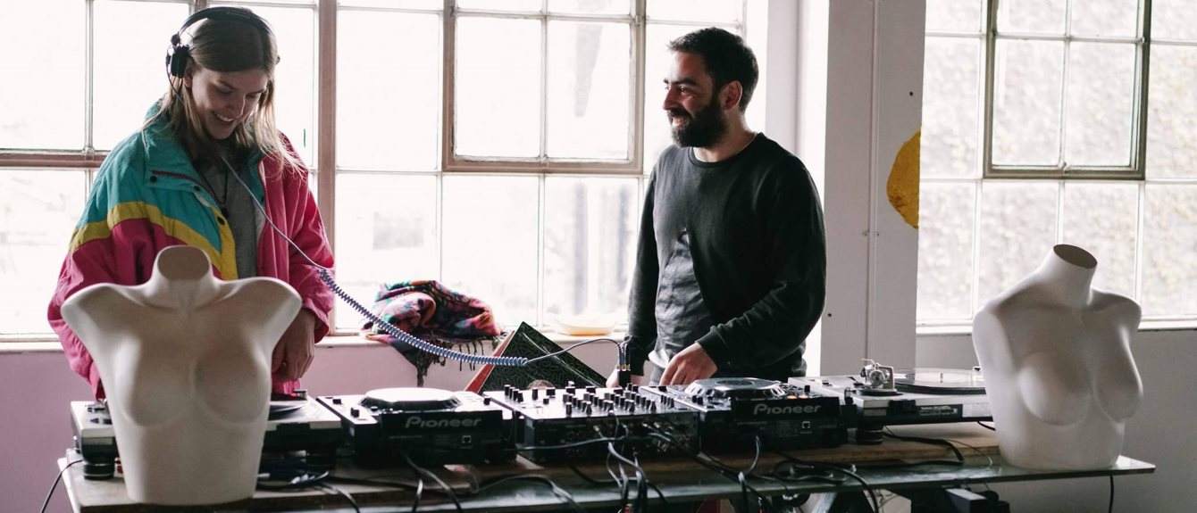 Maybe Listen Perfil Do Artista