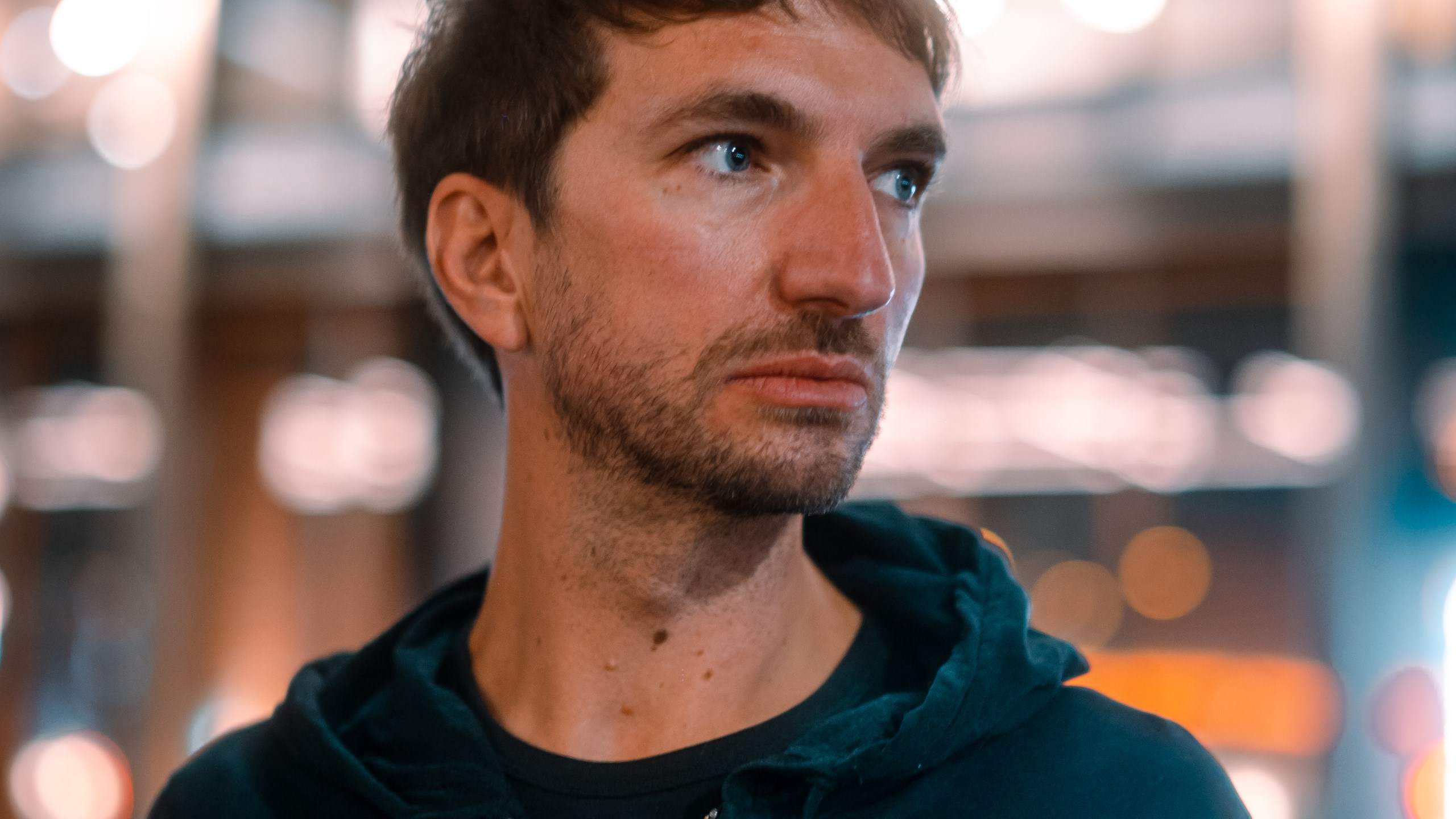 Alex Banks · Artist Profile
