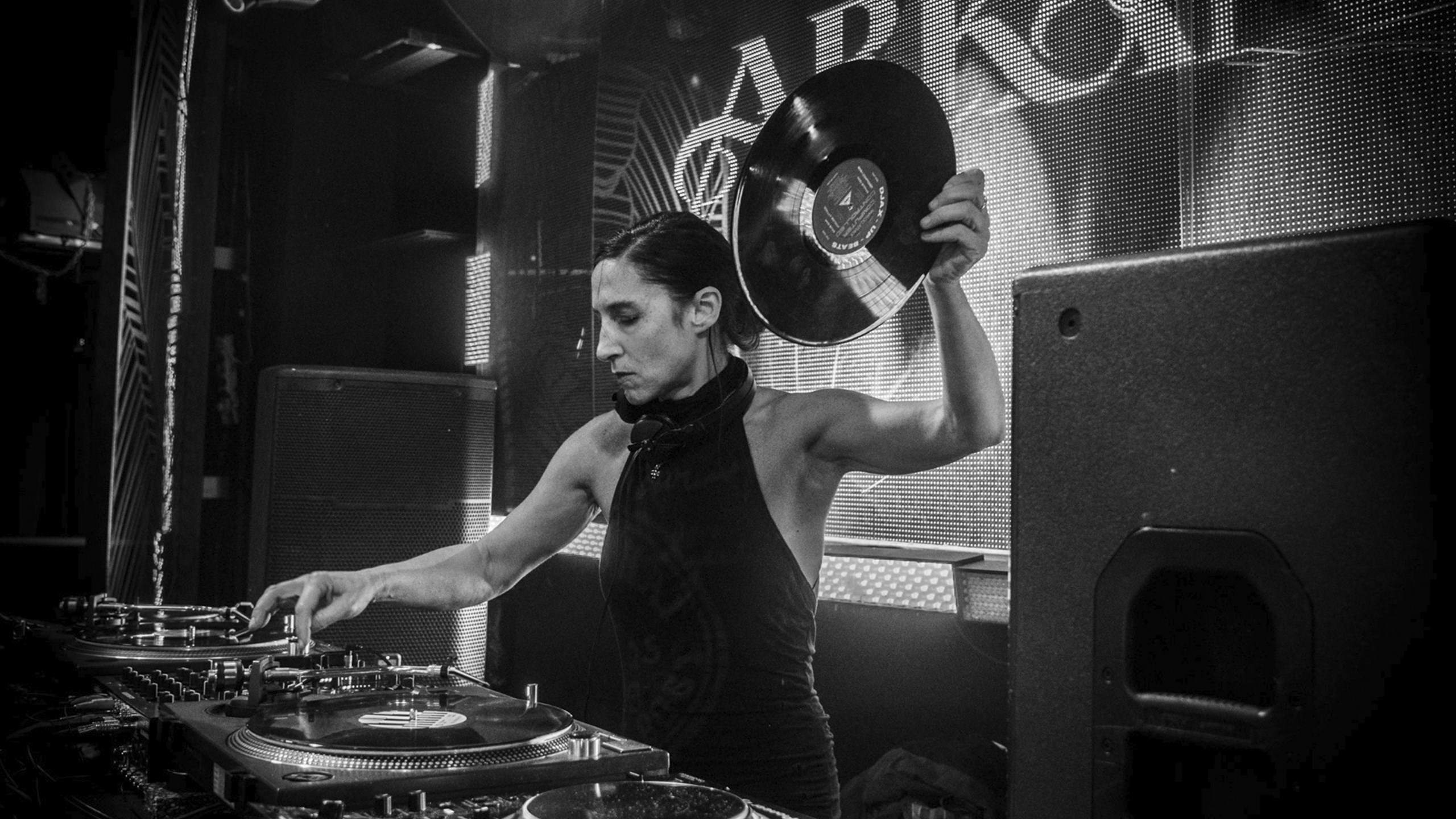 ESPERANZA (2) · Artist Profile