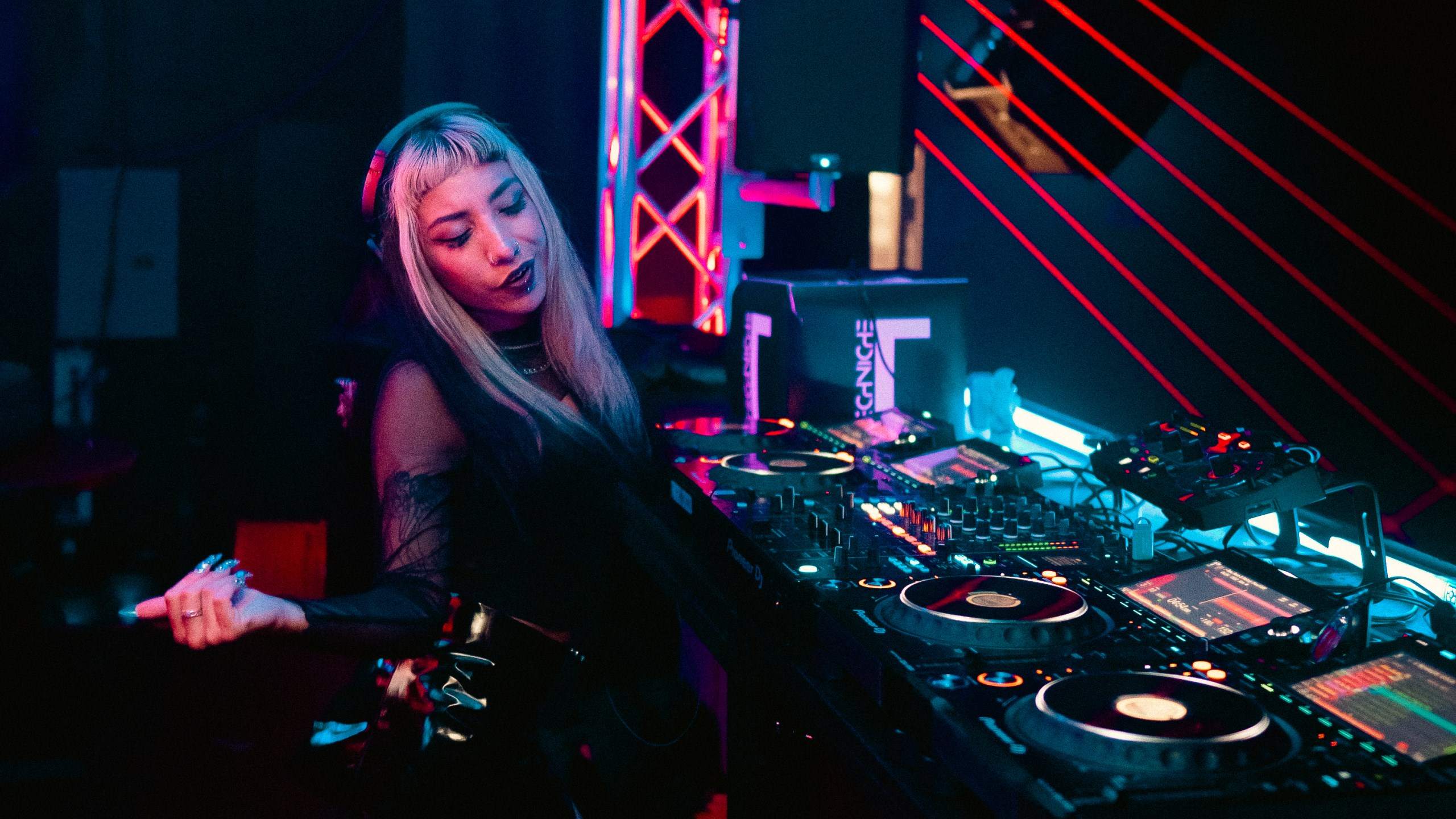 JAQ.XS · Artist Profile