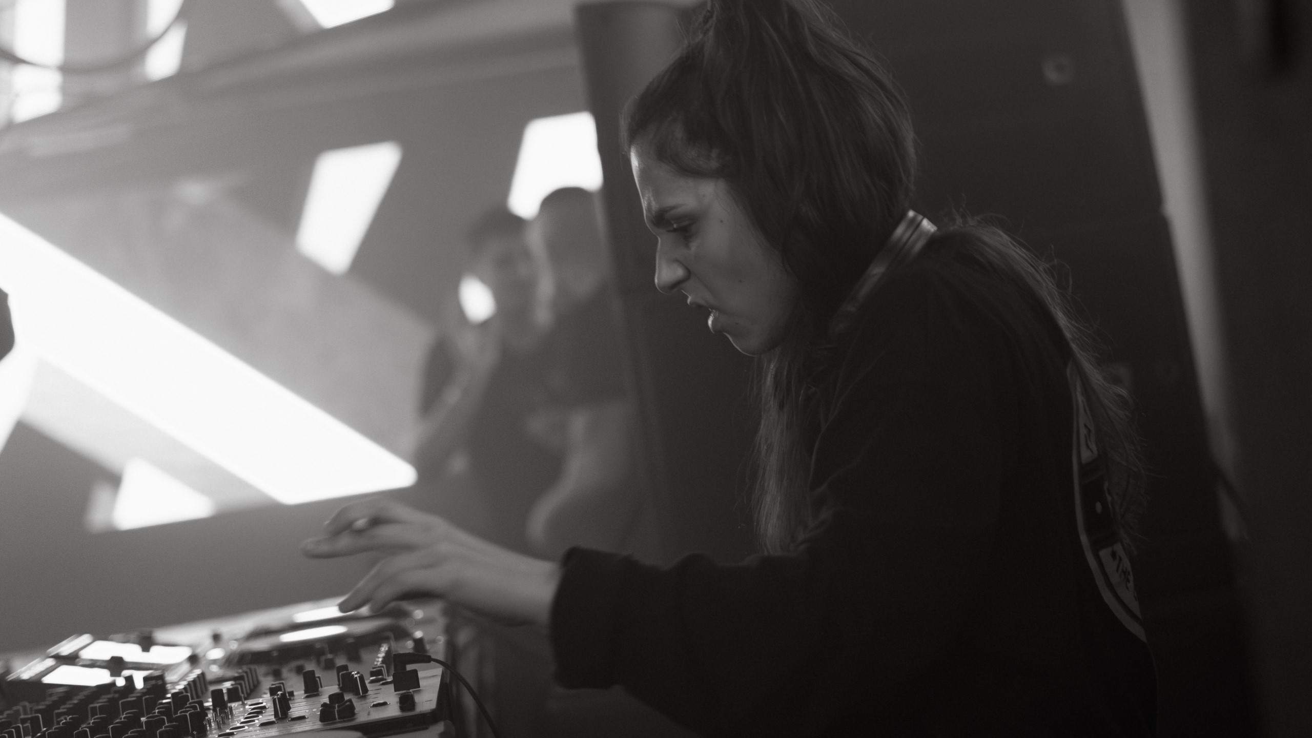 Raquel X · Artist Profile