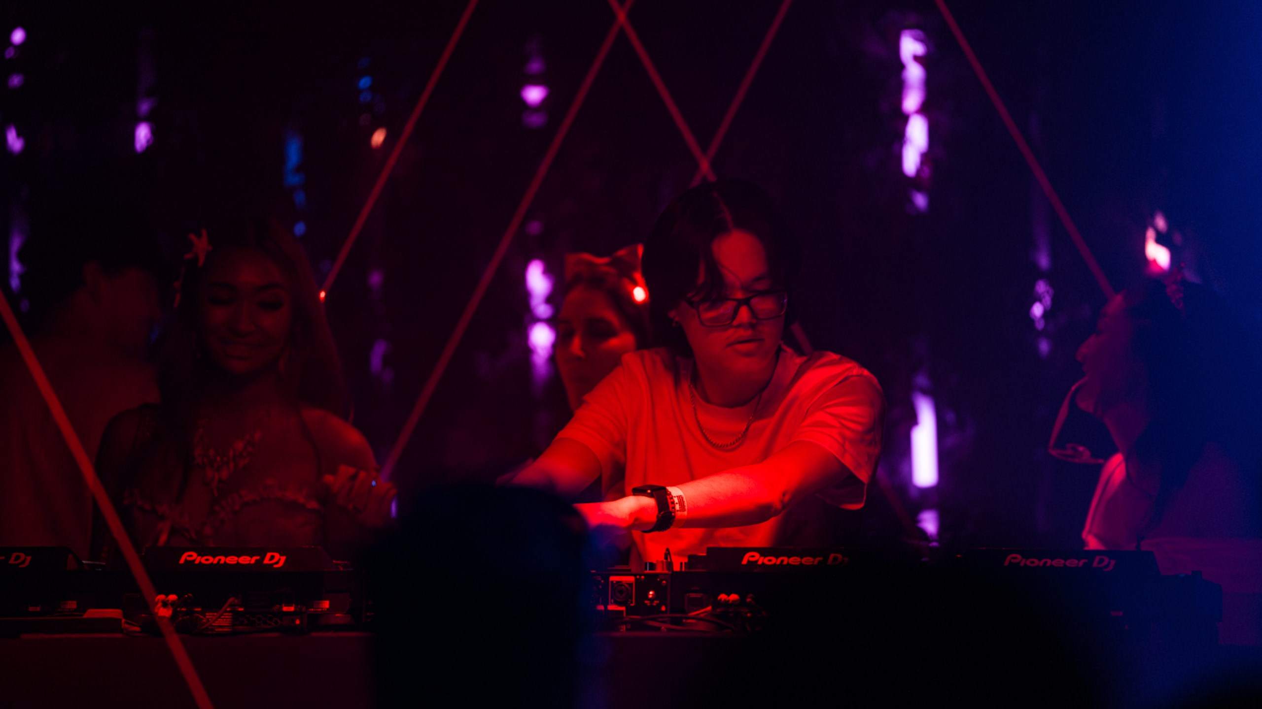 SAMM DU · Artist Profile