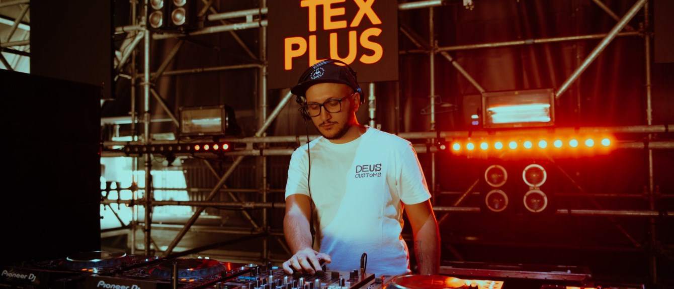 Speaking Minds · Artist Profile