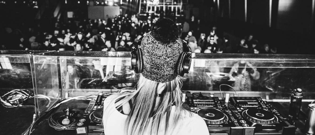 V.RO · Artist Profile