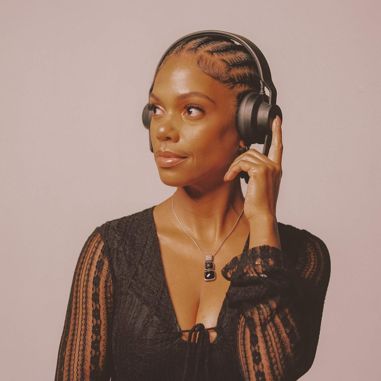 Ash Lauryn · Artist Profile