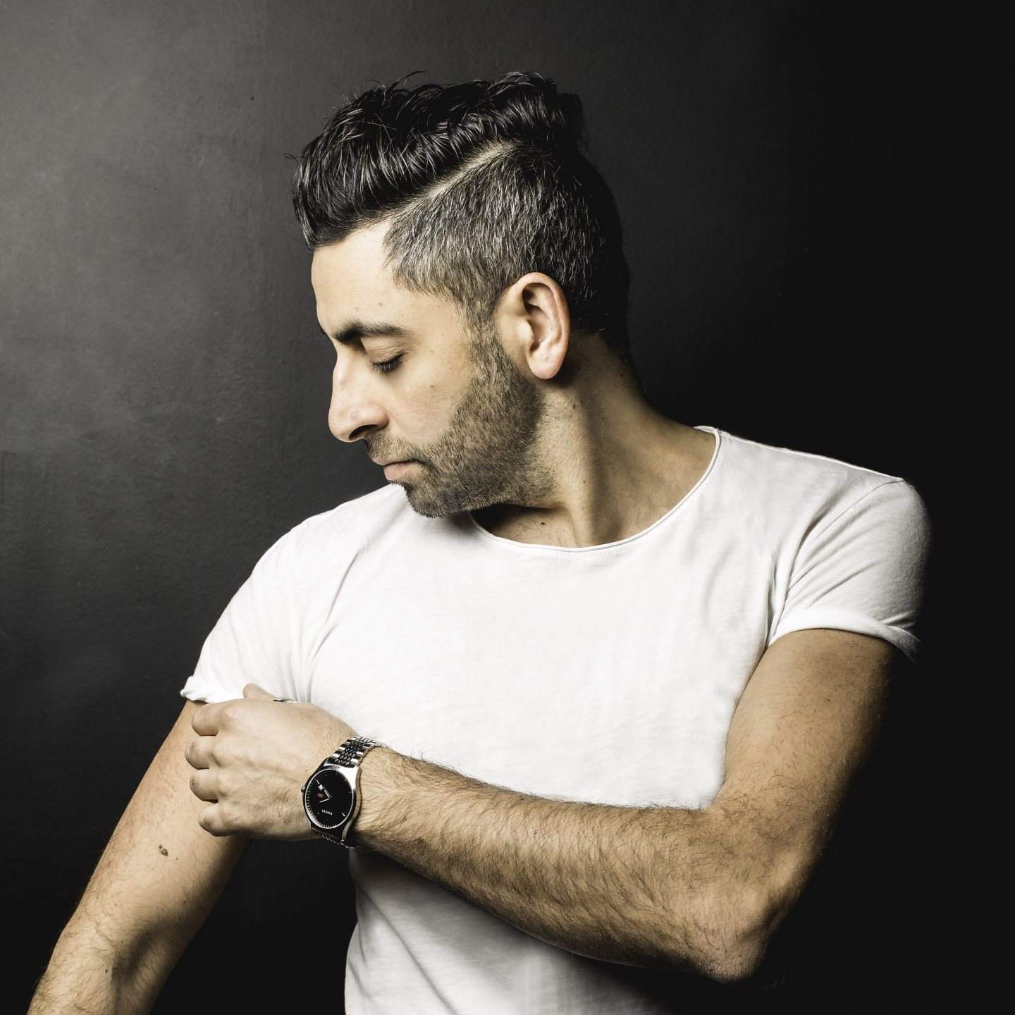 Darius Syrossian Biography