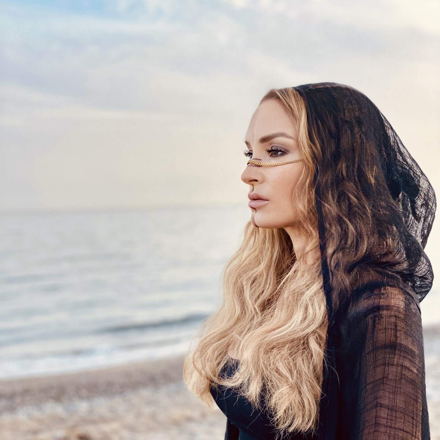 Linda Romanazzi · Biography