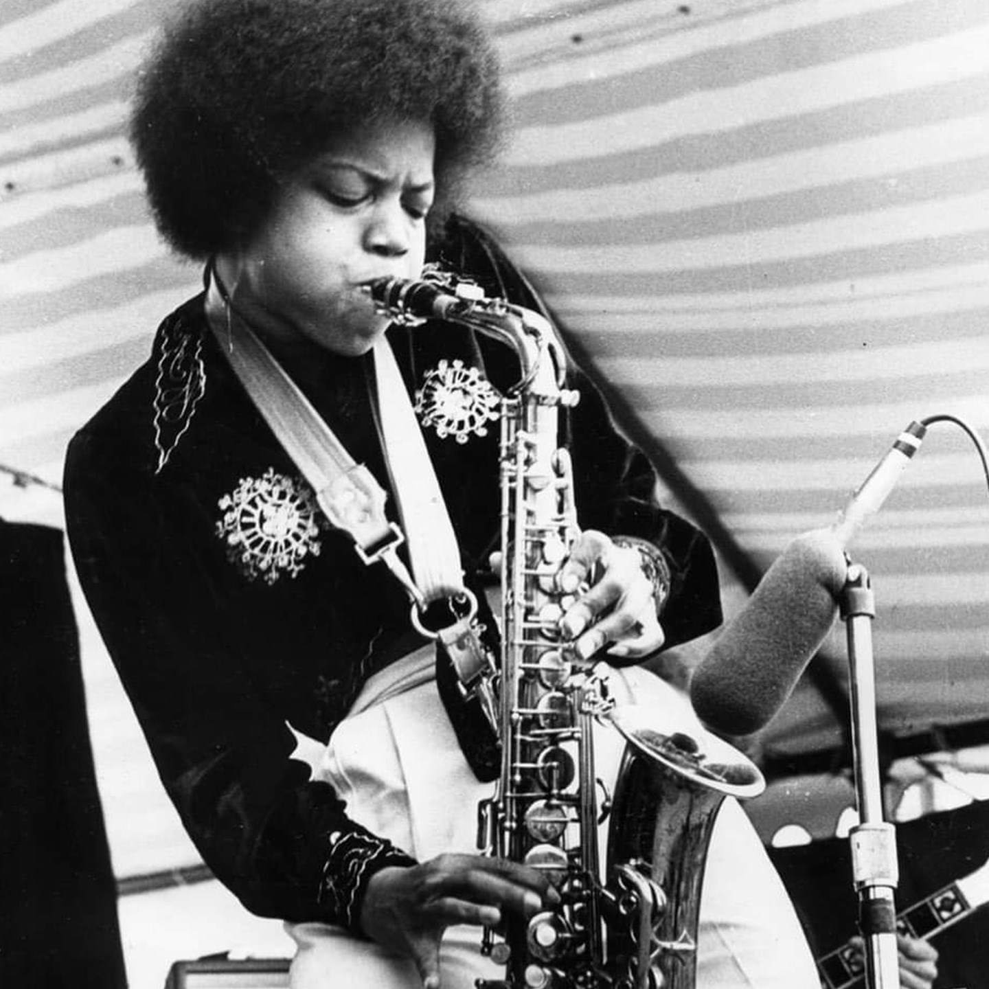 ● Norma Jean Bell – One Of Those Nights Norma Jean Bell - One Of Those Nights - YouTube