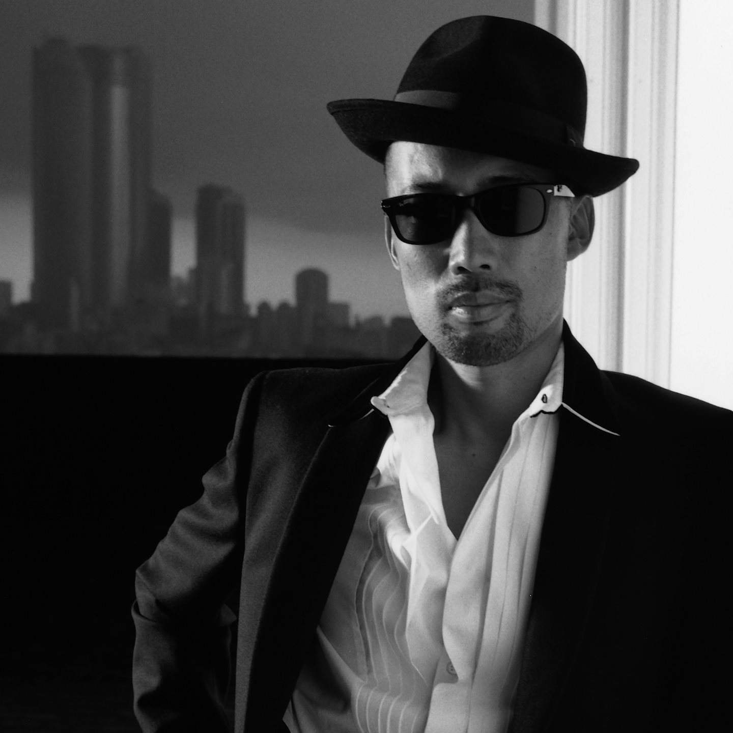 Yoshihiro Okino · Artist Profile