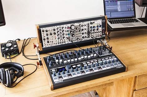 その他 Arturia Minibrute 2S Amazon.com: Arturia MiniBrute 2 Semi-Modular Analog