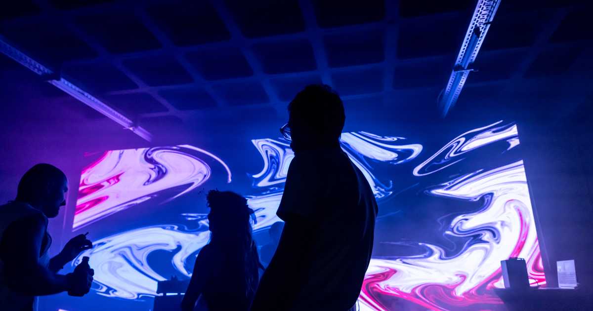 Black Hole Gallery + Art-Bar Night at P61 Gallery, Berlin